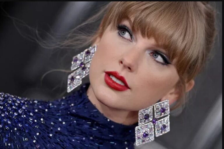 an image illustration of What is the Net worth of Taylor Swift